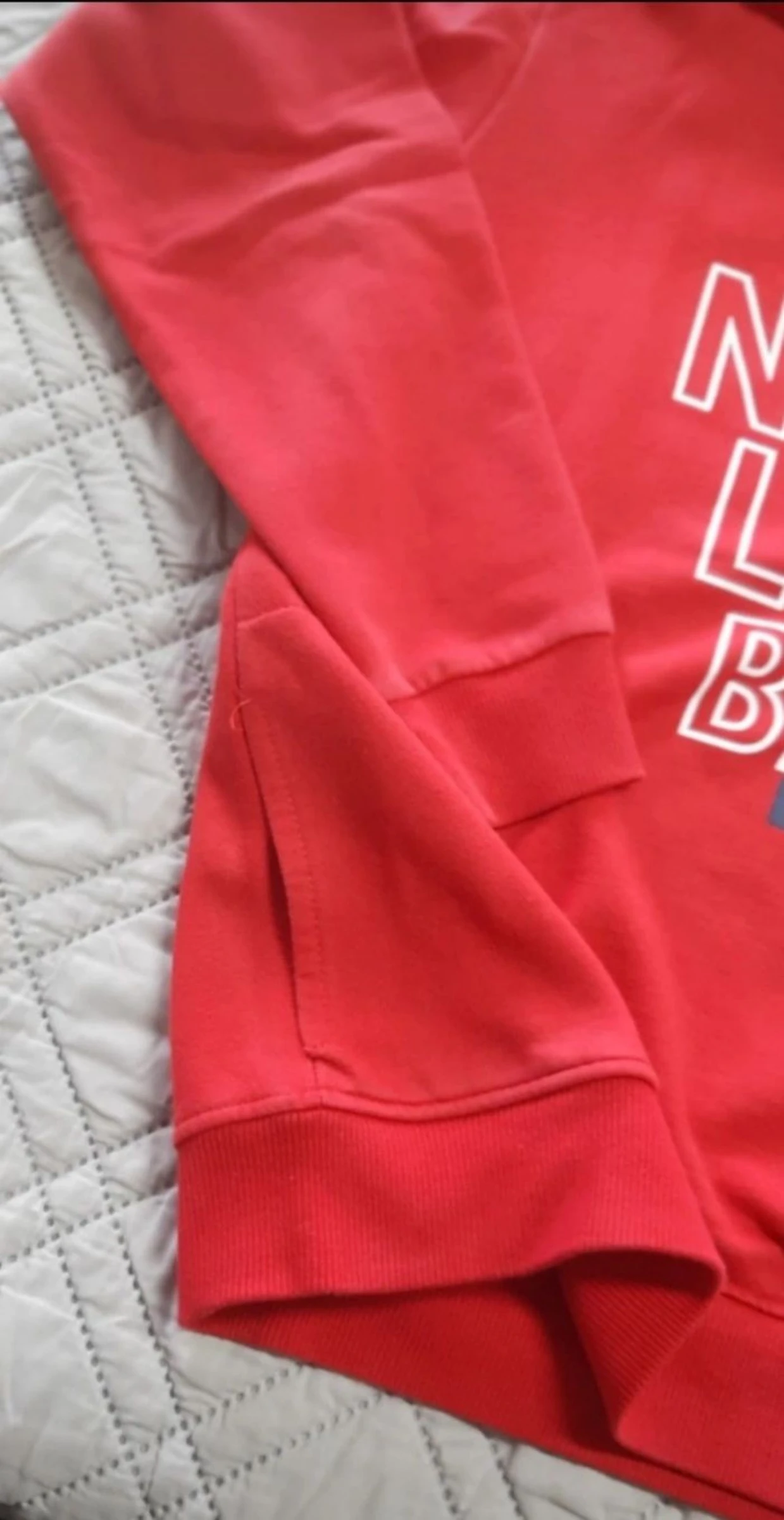 Red sweatshirt - boy - 14 years – photo 4